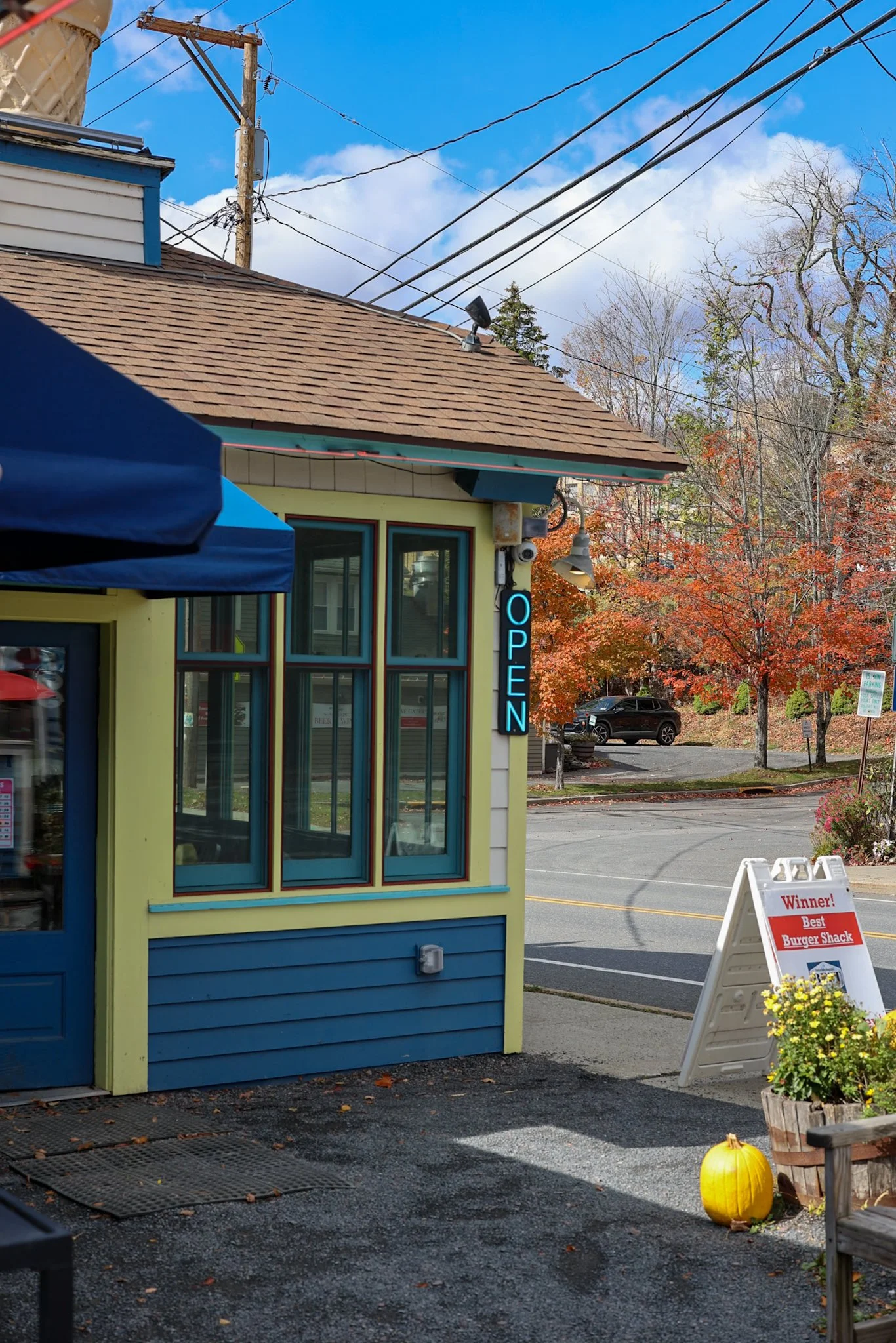burger-joint-exterior-catskills.JPG