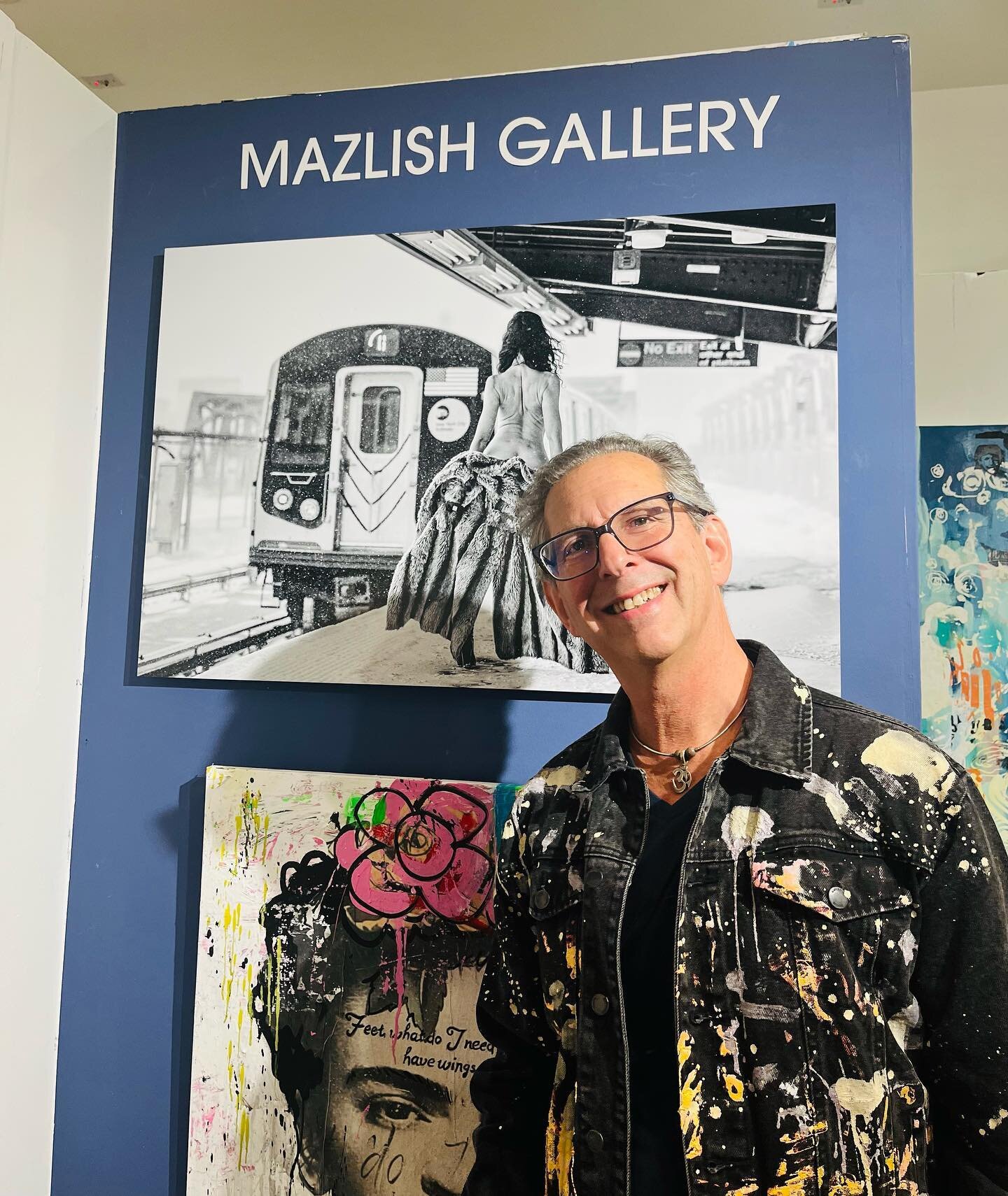 Last night we visited @arthouse.nyc resident #photographer @johnmazlishfineart of @mazlishgallery at the @affordableartfairnyc which opens today at the @metropavilion exhibiting his exiquisite work with @andrewcottonartist @johnherbertwright and @cra