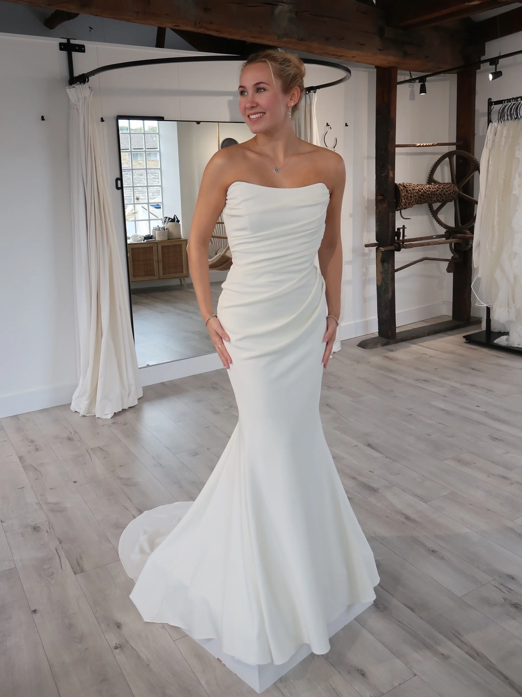 A closer look at some of the dresses waiting for you at our Aisle Sample Sale.

From statement silhouettes to timeless favourites, this is your chance to find your dress at a one off price 💍

Limited styles. Limited quantities. Once they&rsquo;re go