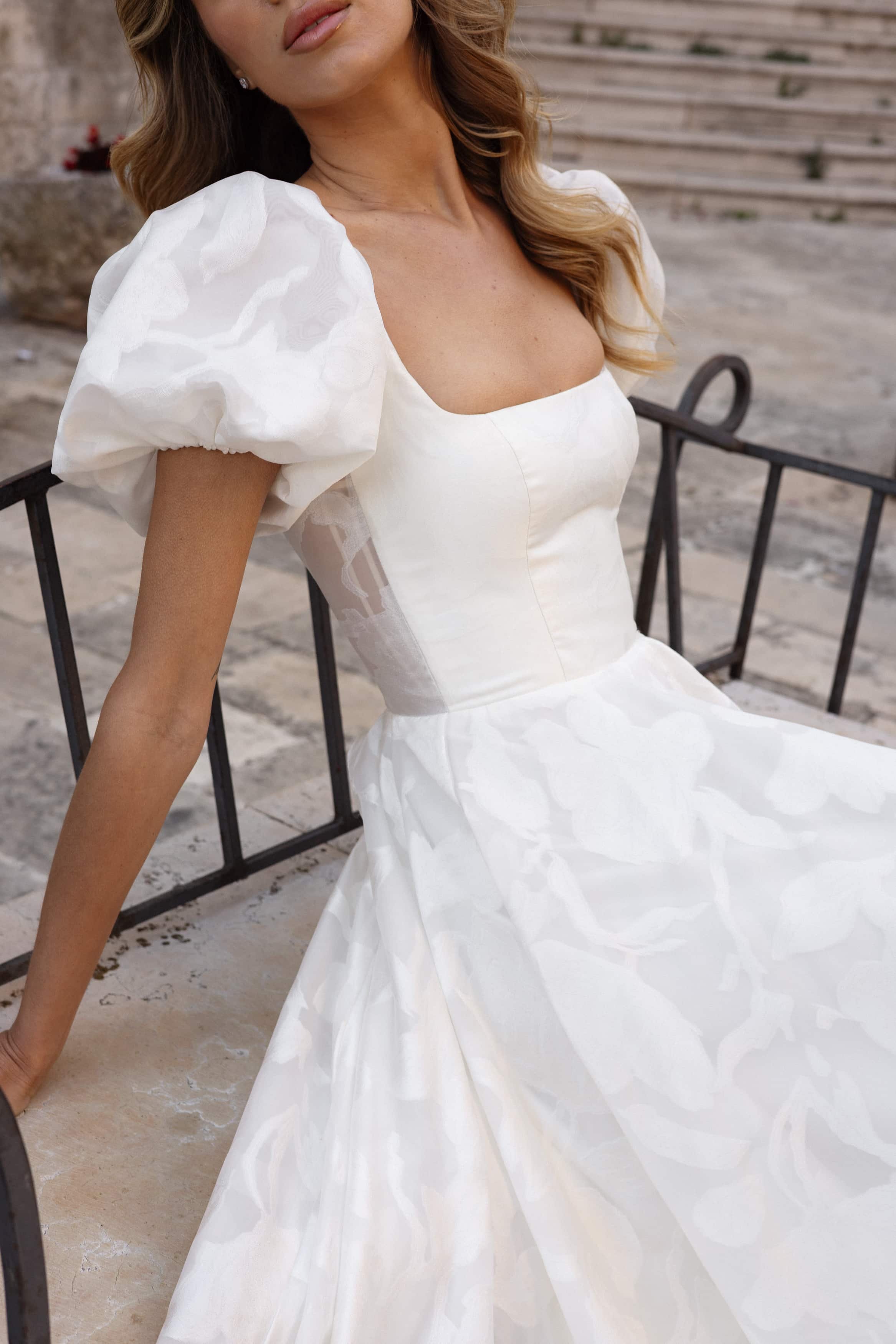 Truvelle - Lumi £2200 with sleeves / £2000 no sleeves 