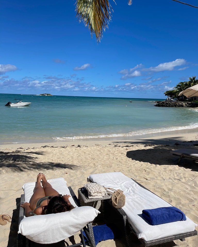 It is a little wet and gloomy on our side of the world today so we are taking inspiration from @maryhelenacosta 's sunny holiday in Antigua. Featured is our Linda bag in natural colour, 100% handmade from Abaca Fibres by our expert artisans in the Ph