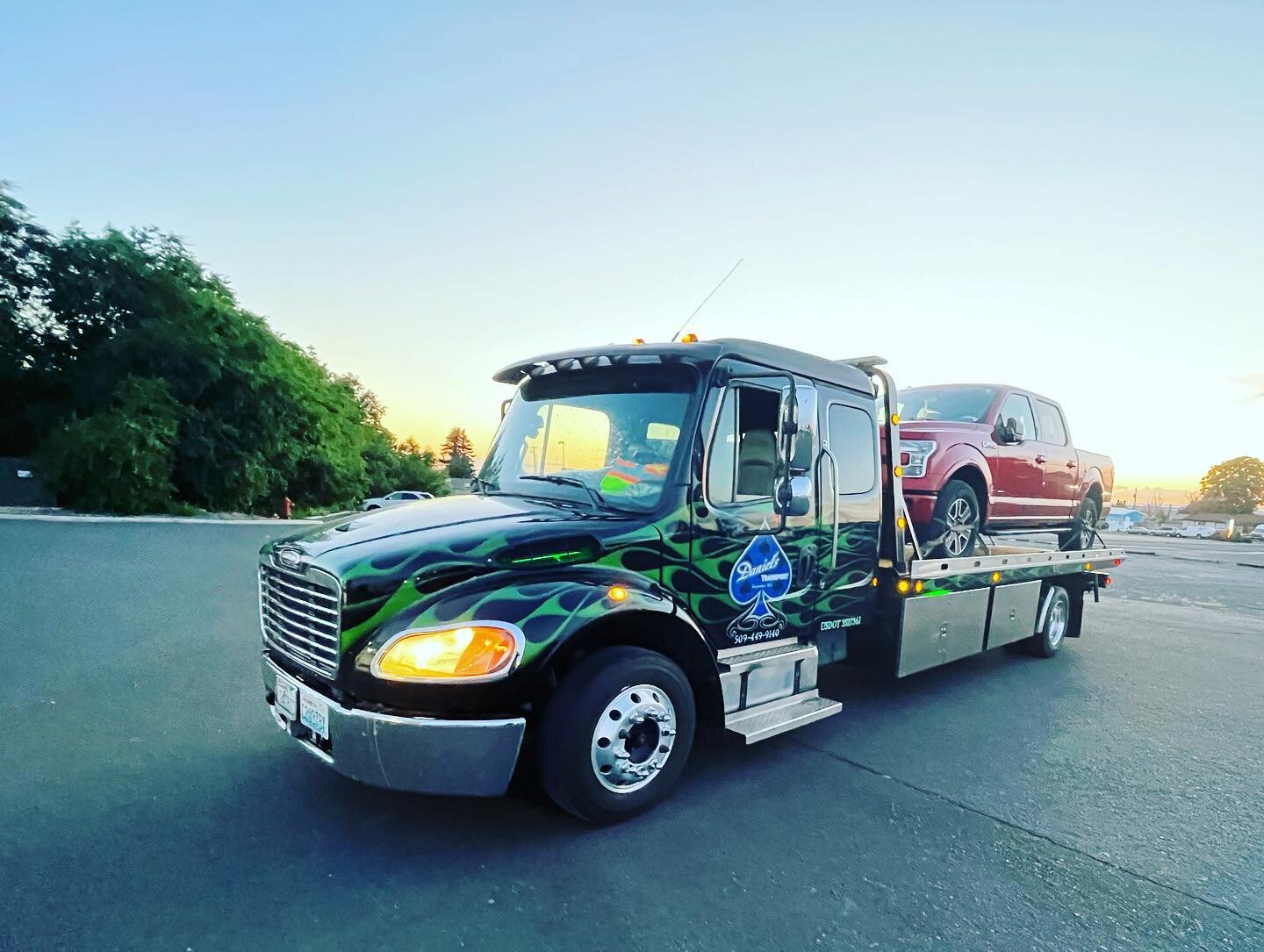 Last minute trip to Klamath Falls Oregon for a family stranded with their pickup back to Moses lake.  980 miles same day.  Was super comfy in the black truck and all 5 of us fit nice inside. Oregon heat was not playing that day.  Few other tows with 