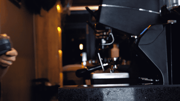 hand-pay-with-credit-card-in-cafe-bar-2022-08-04-15-03-34-utc.2022-08-16 10_26_14 a.m..gif