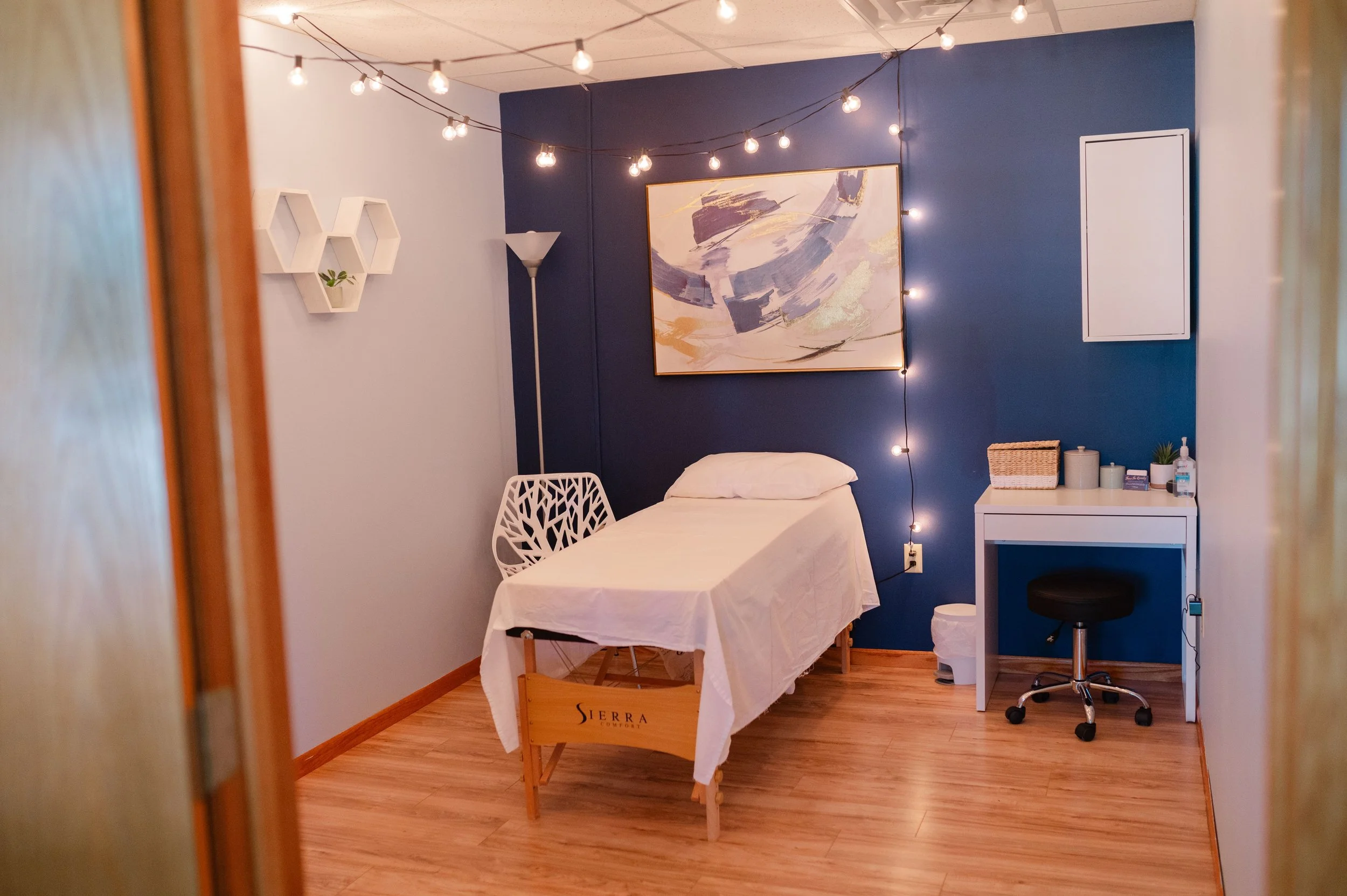 revitalize-physical-therapy-milwaukee-exam-room1.jpg
