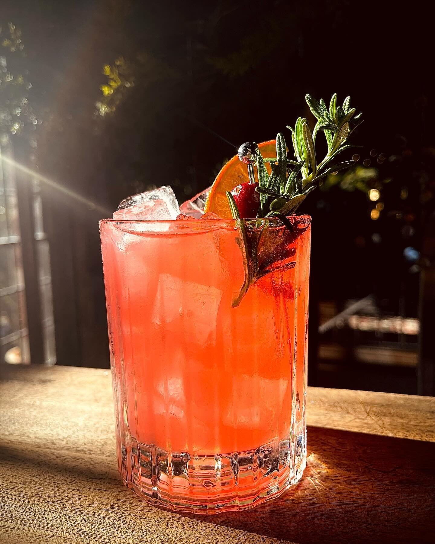 Today, we enjoyed hosting our friends @visitsacramento Holiday Cocktail party featuring a cocktail special called Farm to Fork. It&rsquo;s made with Sacramento distilled @hornbrookgin gin, orange oleo, roasted cranberry rosemary cordial, cinnamon and
