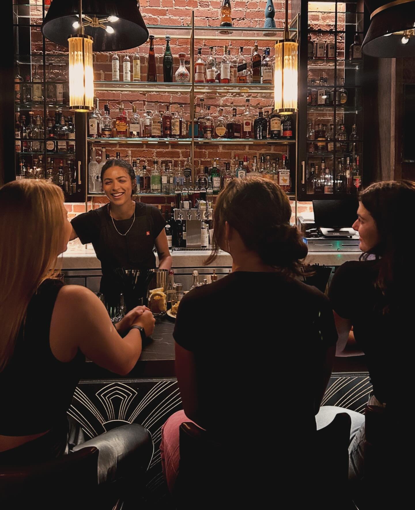 Girl&rsquo;s night out @historicstarlounge ✨🍸

#historicstarlounge #sacramento #girlsnight #girlsnightout #cocktails #girlsnightout #midtownsacramento #sacramentoevents