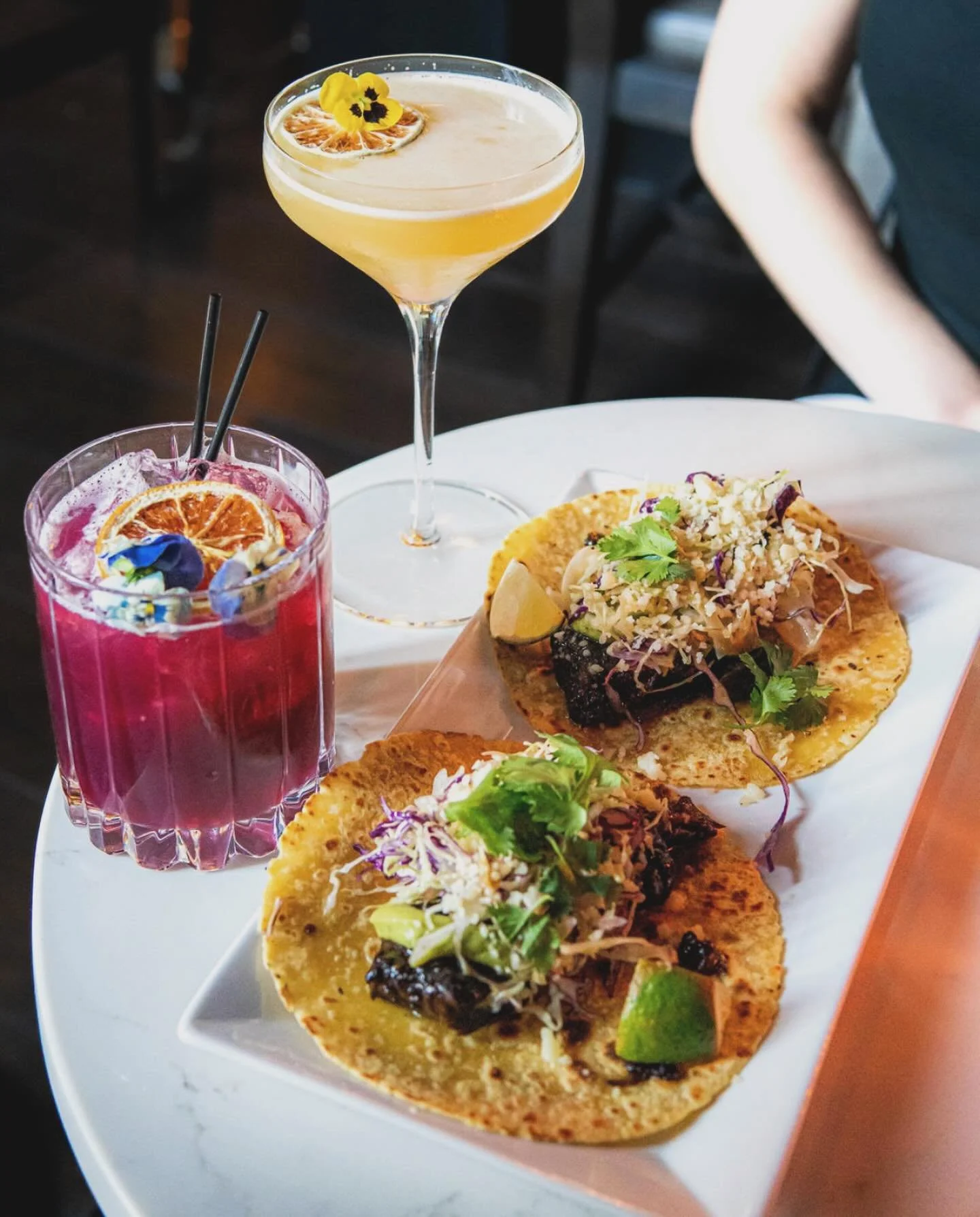 Taco &lsquo;bout a perfect pairing - cheers to tacos and cocktails! 

📸: @sactophotos 

#historicstarlounge #happyhour #sacramentohappyhour #cocktails #mistownsacramento #historic #tacos #visitsacramento #yelpsacramento