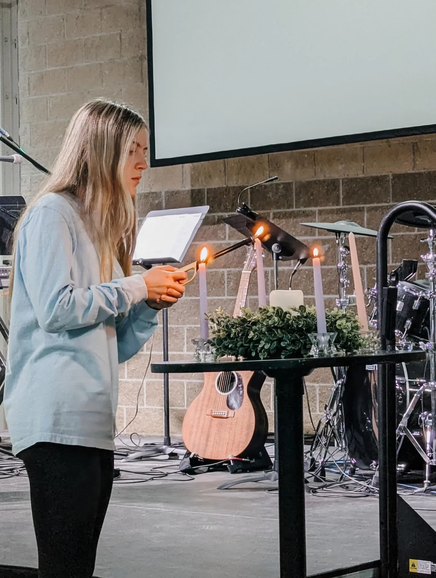 This Sunday we reflected on Advent joy&mdash;the kind that isn&rsquo;t dependent on circumstances. Joy entered the world in Jesus, and it&rsquo;s found in staying close to Him.
&ldquo;In your presence there is fullness of joy.&rdquo; &mdash; Psalm 16