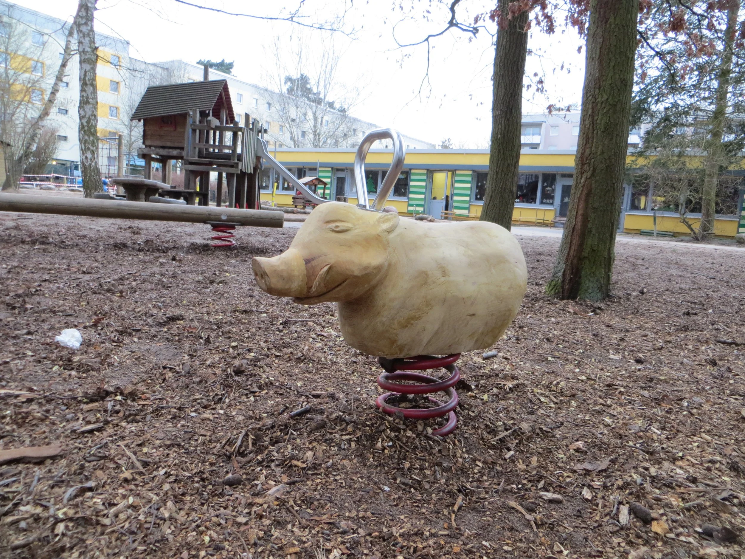 F_17.040_Waldstadt II-XV_Kita Zauberwald_Reparatur Spielgeräte (1)_WEBSITE.JPG