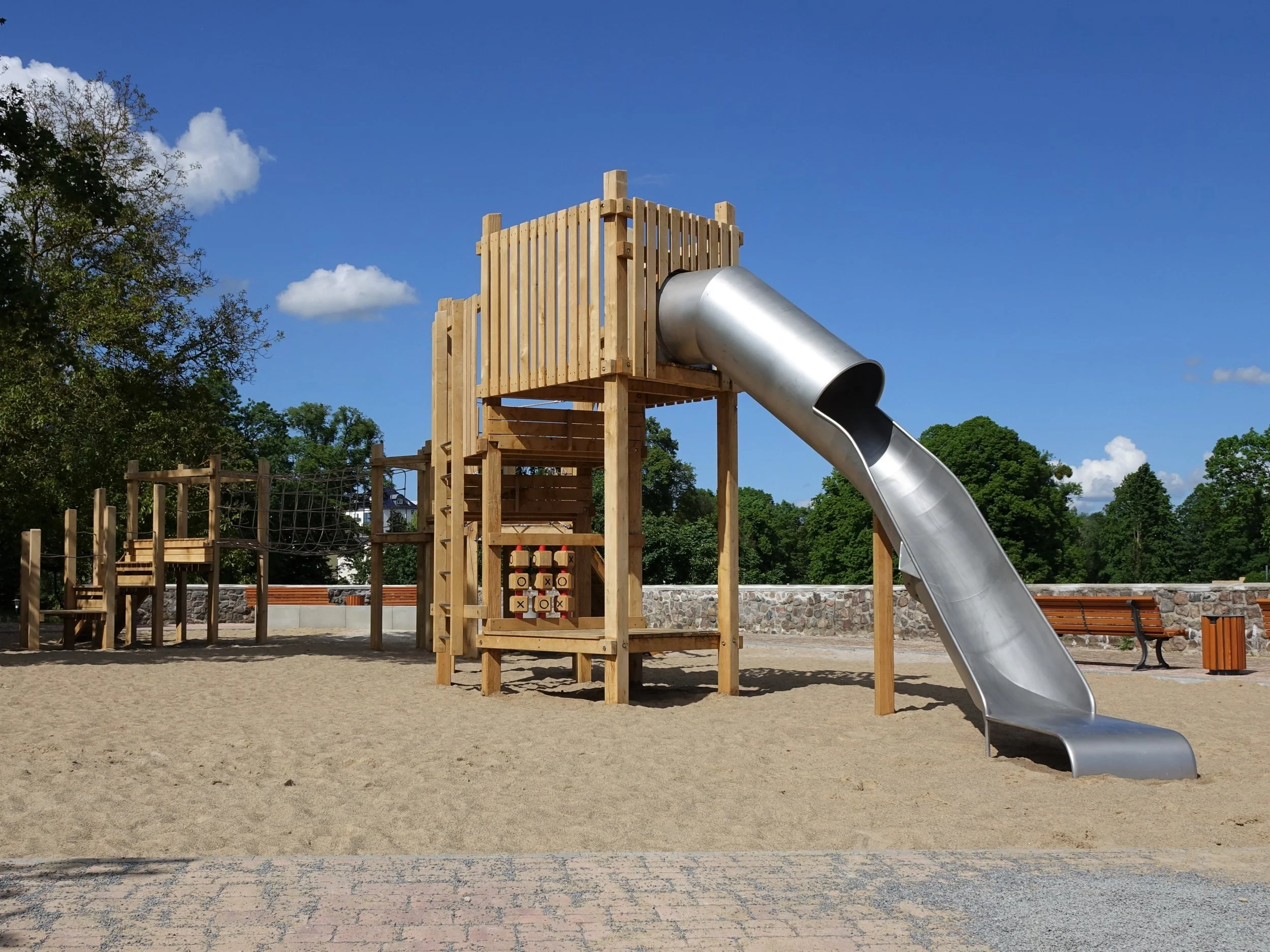 Kletterturm mit Sinnspiel und Rutsche, Templin