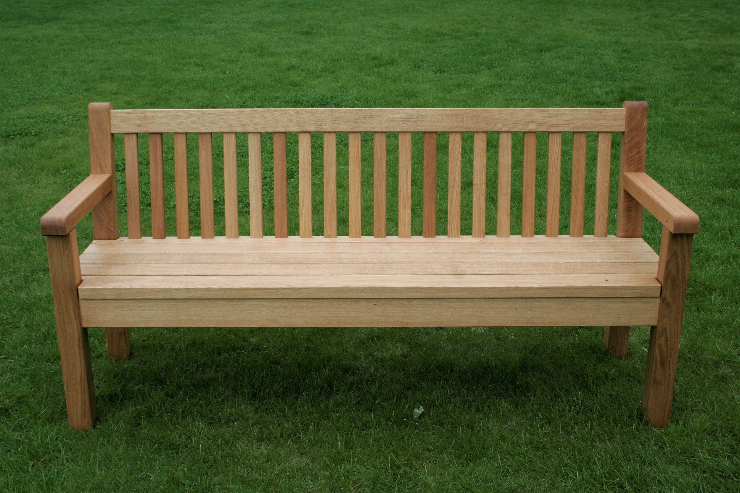 „Ludwig“, Eichenholz,  mit Imprägnieröl behandelt