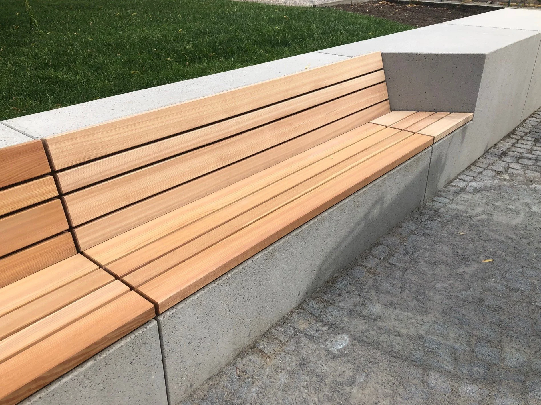 F_18.042_Franklinstraße II_Sitzauflagen_2009 (4)_WEBSITE.jpg