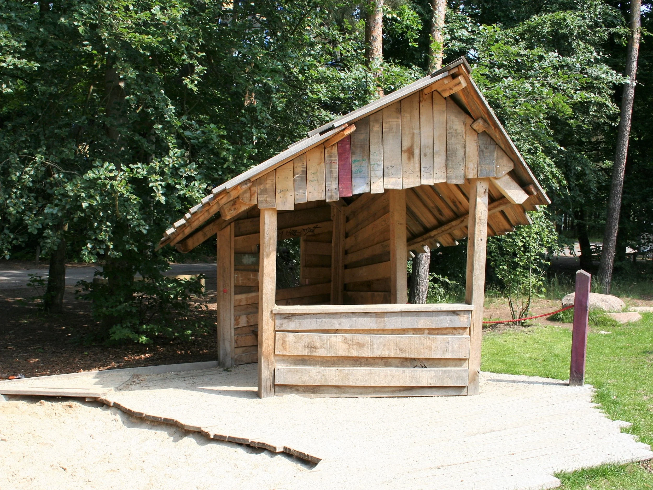 F_04.092_Waldstadt II-IV_Spielgeräte_0523_WEBSITE__bearbeitet.JPG