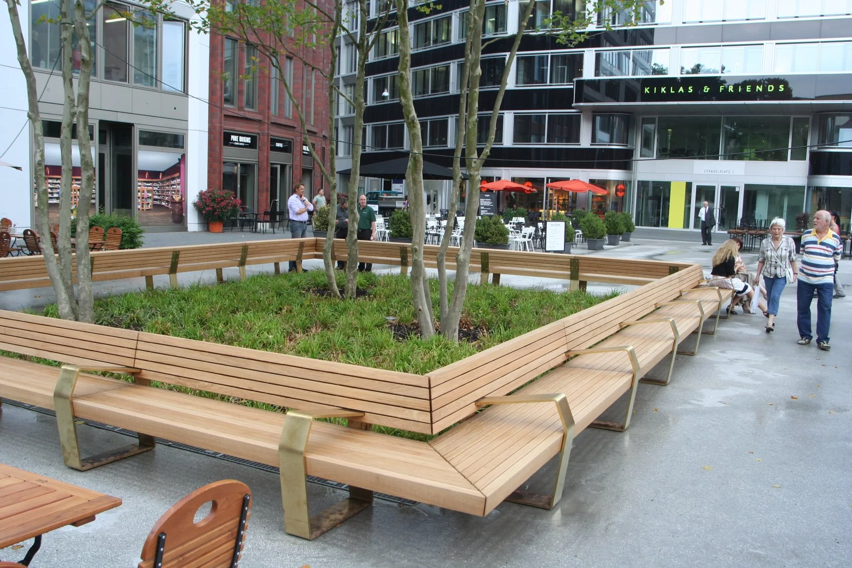 F_08.083_An der Spandauer Brücke_Sitzbank (Messing)_1117 (8).JPG