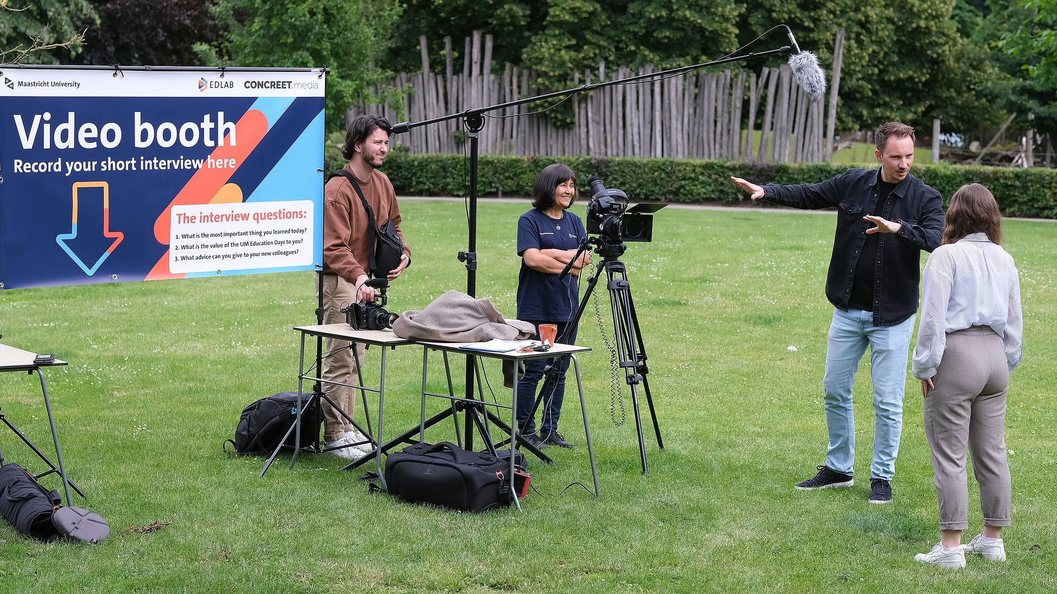 🎥 Behind the scenes at the Maastricht University Education Days. It was a pleasure working again with @edlab_maastricht to capture the spirit and energy of this event. 

Thanks in particular to @suelibrodin for the great collaboration throughout thi