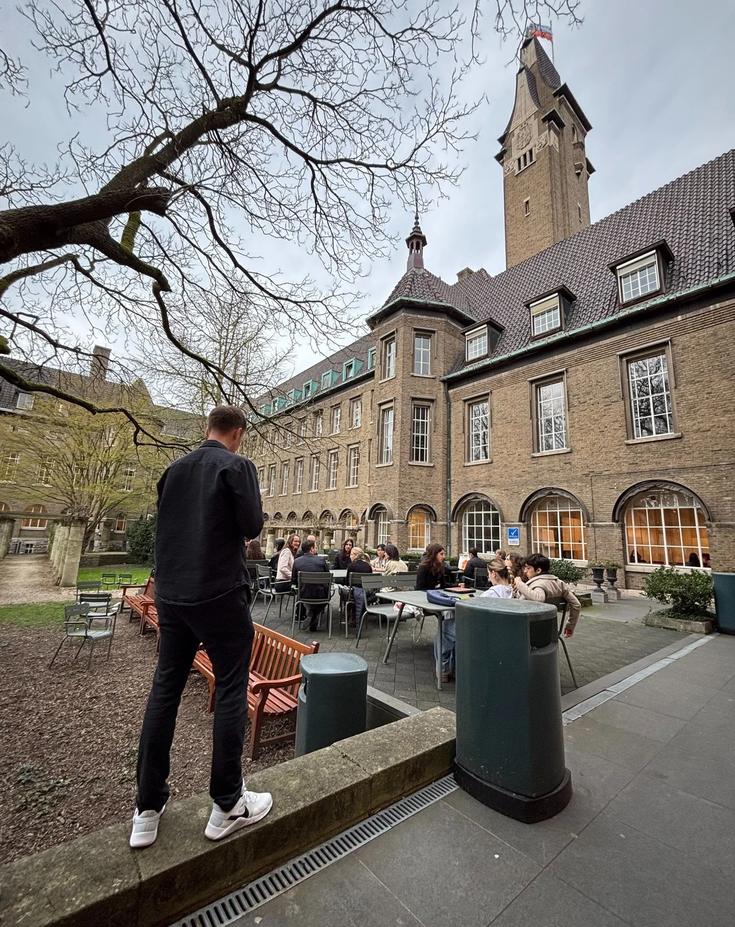 Just finished another round of filming — this time with the Institute for Globalisation and International Regulation (IGIR) at Maastricht University’s Faculty of Law 🎥📍

Everything ran smoothly thanks to the amazing support from the ins