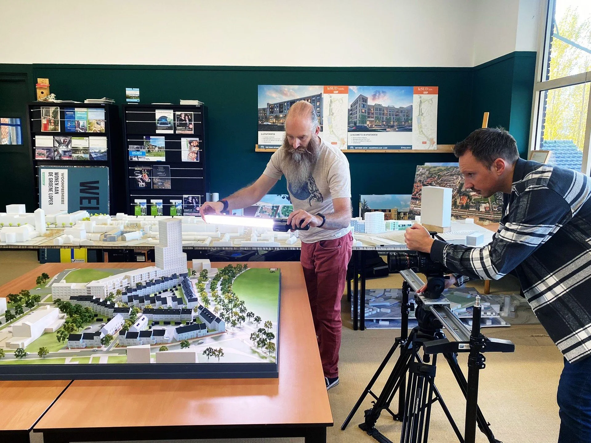 Shooting visuals of a maquette for Ballast Nedam Development (@ballastnedamdevelopment). The captured images are processed into a drone shot of a
the newly, to-be-developed site on de Groene Loper in Maastricht. All of this is wrapped in a short, 30 
