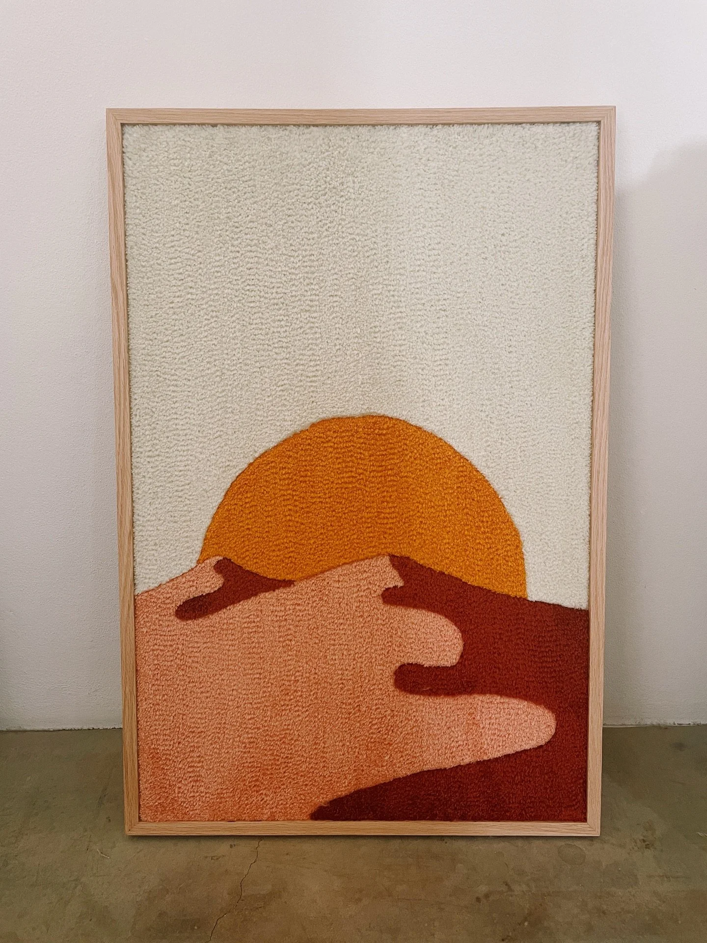 &ldquo;Dune&rdquo; from our previous collection now customized with 60x90cm and oak wood frame.
Commissioned project to Reykjav&iacute;k, Iceland.

Dimensions: 60x90cm
Technique: hand-tufting
Materials: wool yarn, oak wood 

-

*For any inquiries fee