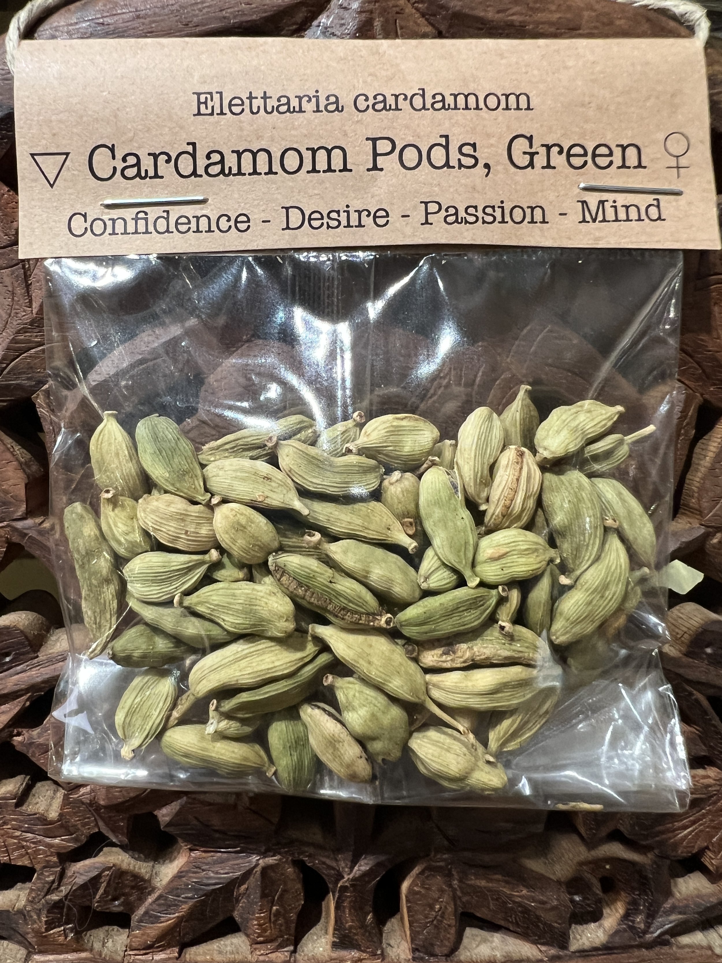 Spellcraft Herbs: Cardamom Pods, Green