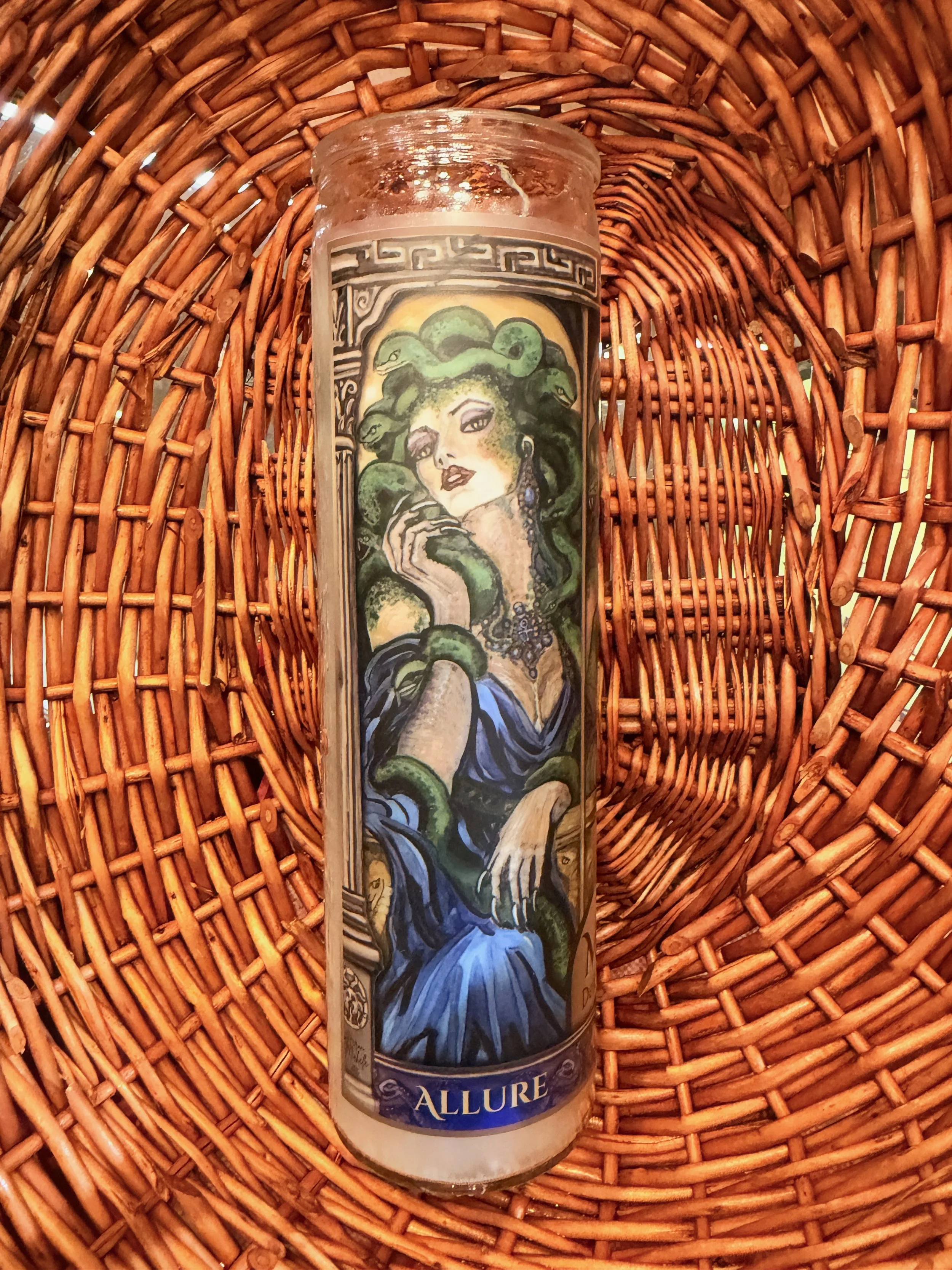 Medusa Allure Candle.JPG