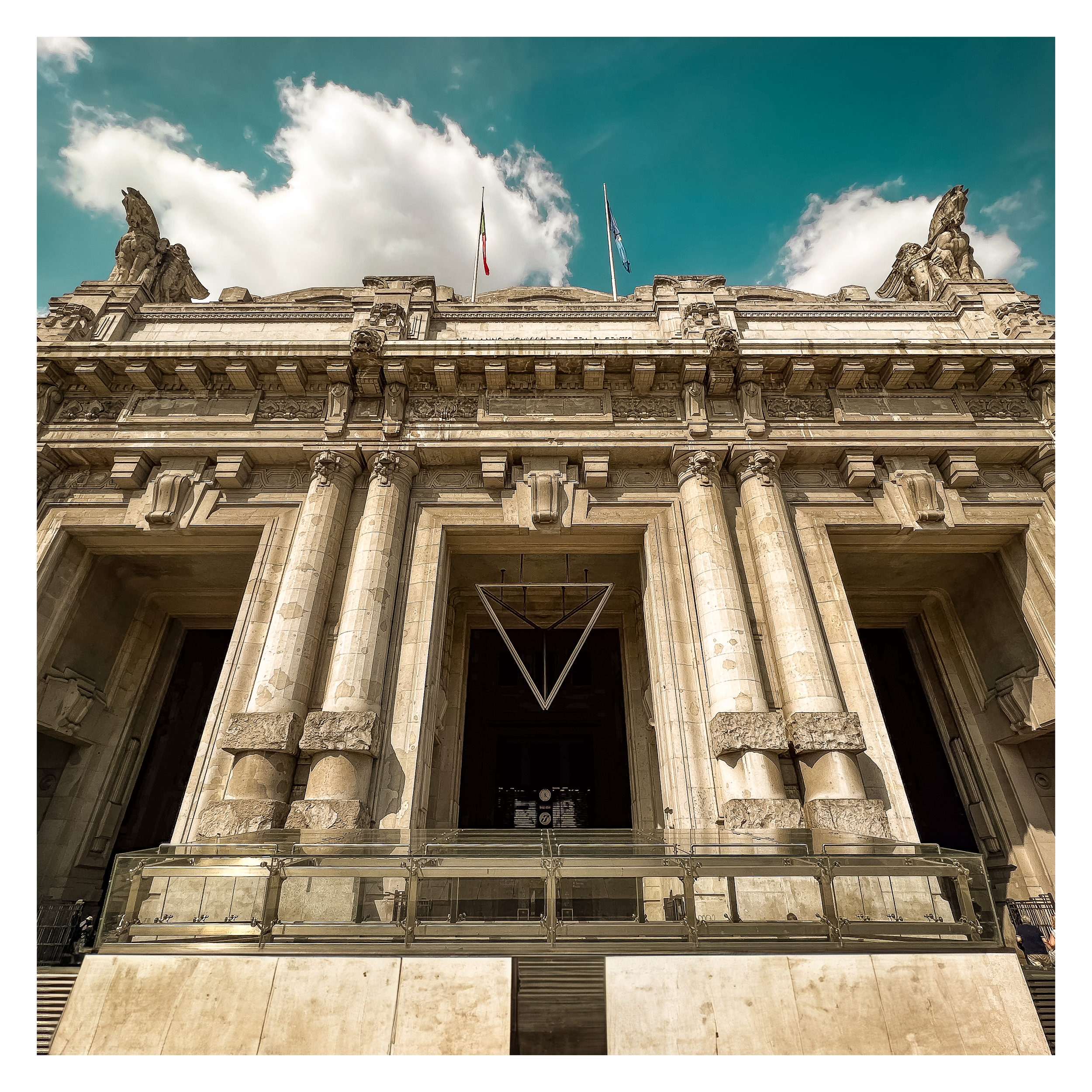 Stazione di Milano Centrale-2568boarder.png