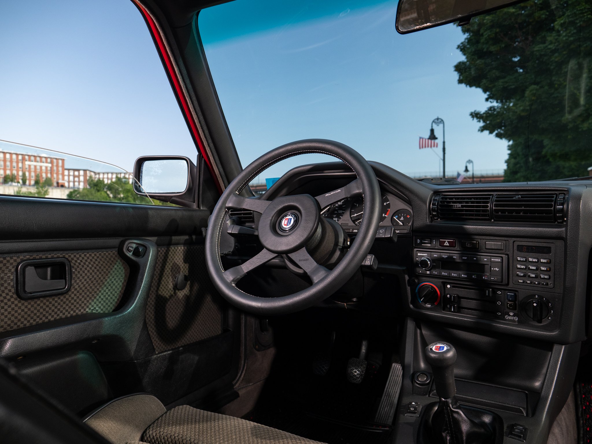 E30 325E (215).jpg