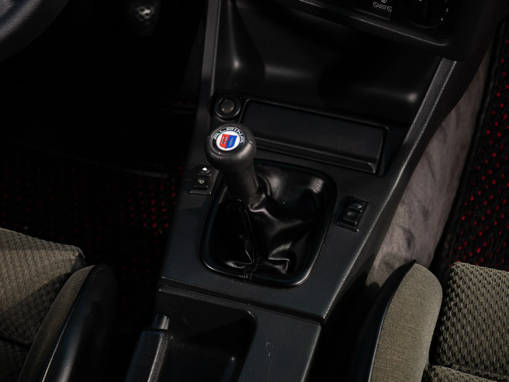E30 325E (218).jpg
