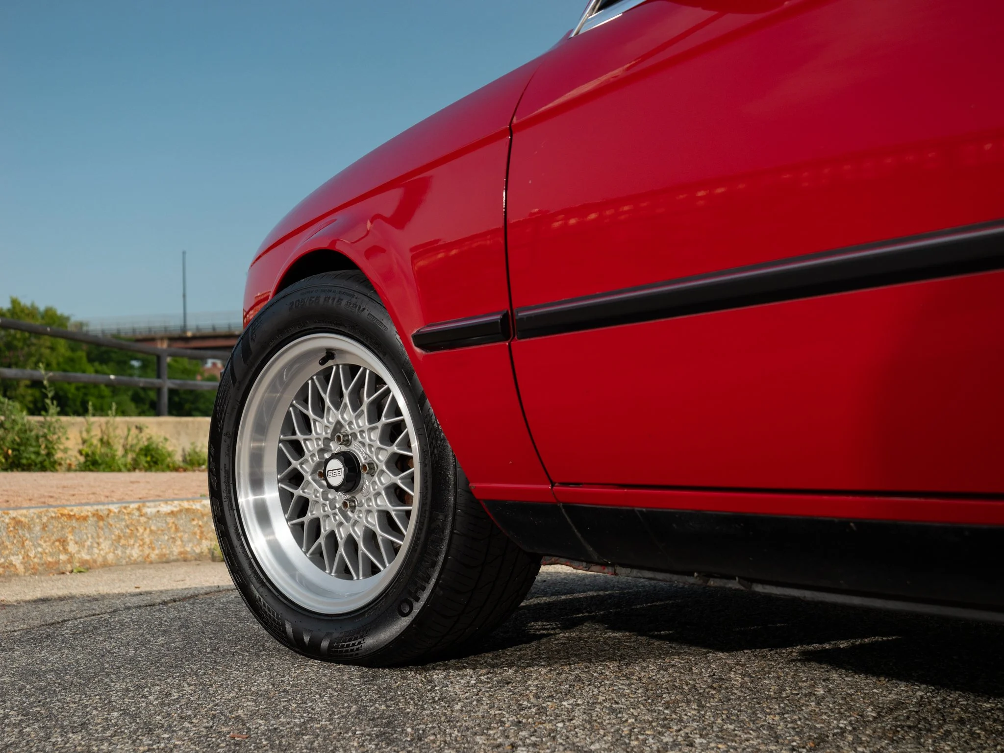 E30 325E (110).jpg