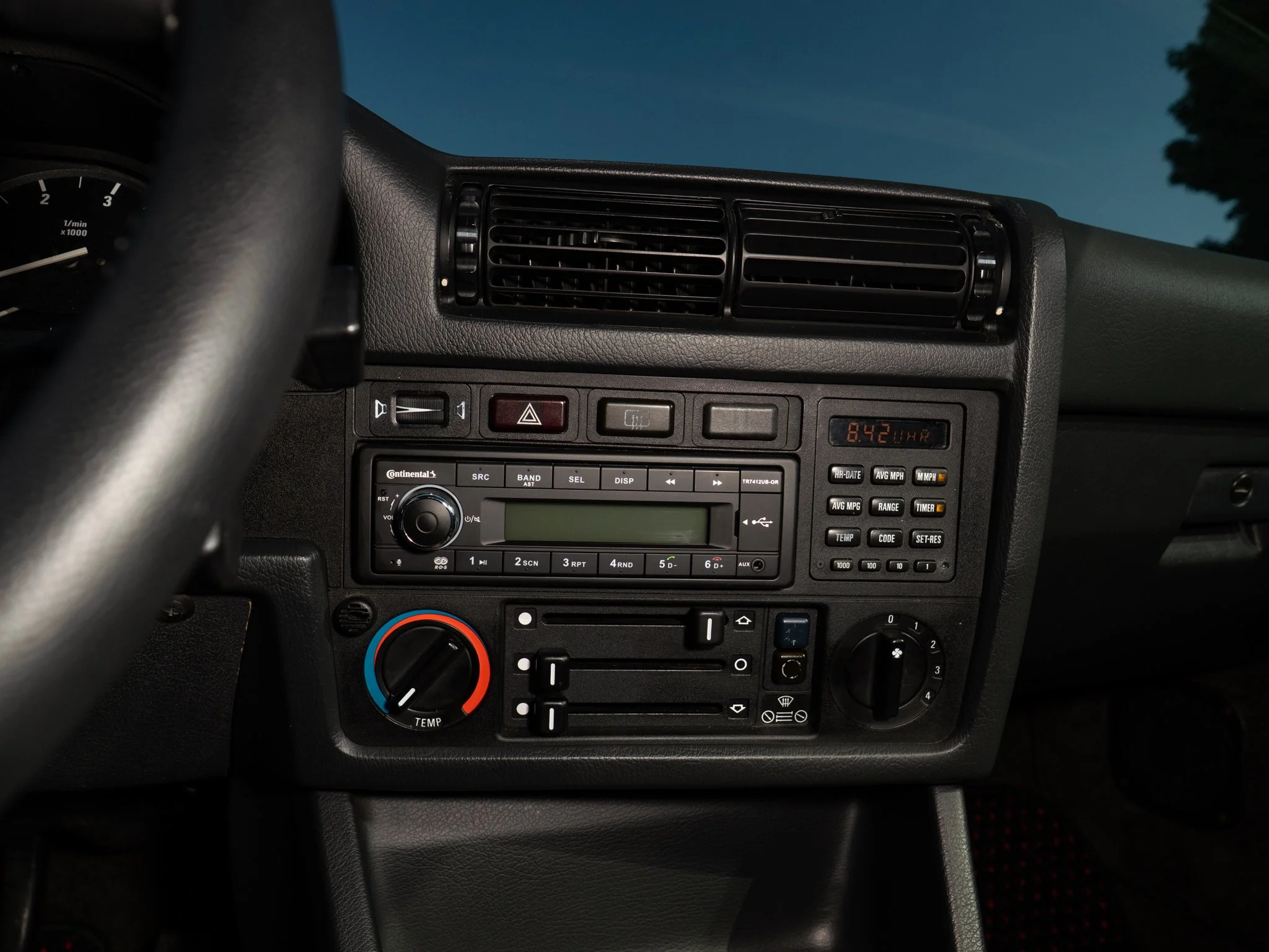 E30 325E (253).jpg