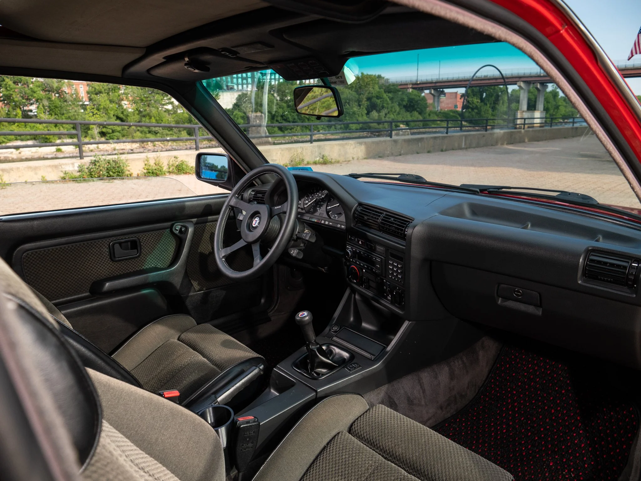 E30 325E (275).jpg