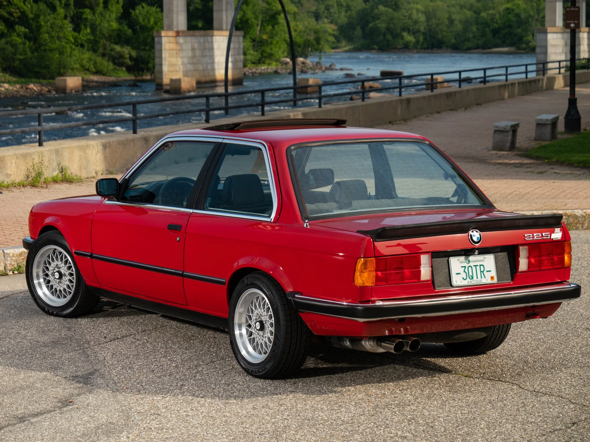 E30 325E (65).jpg