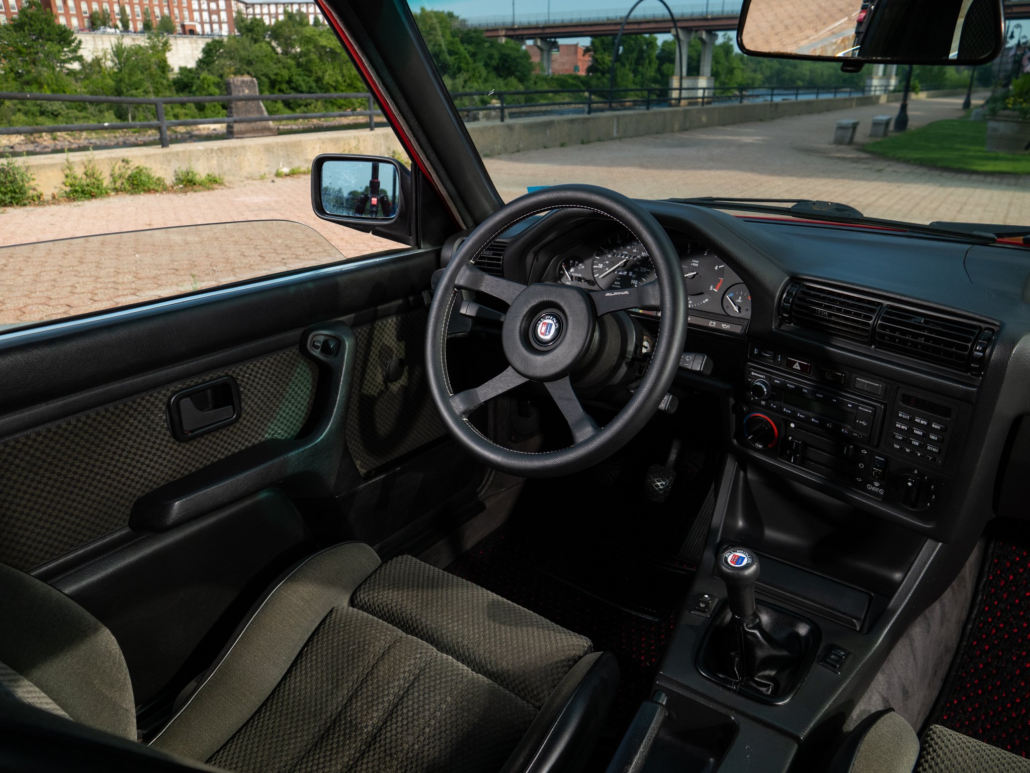 E30 325E (214).jpg