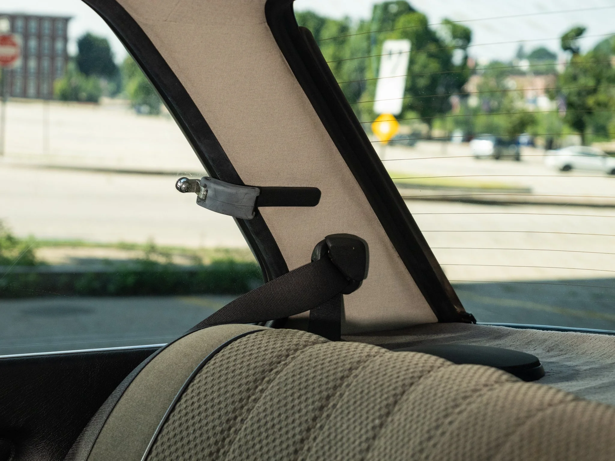 E30 325E (329).jpg
