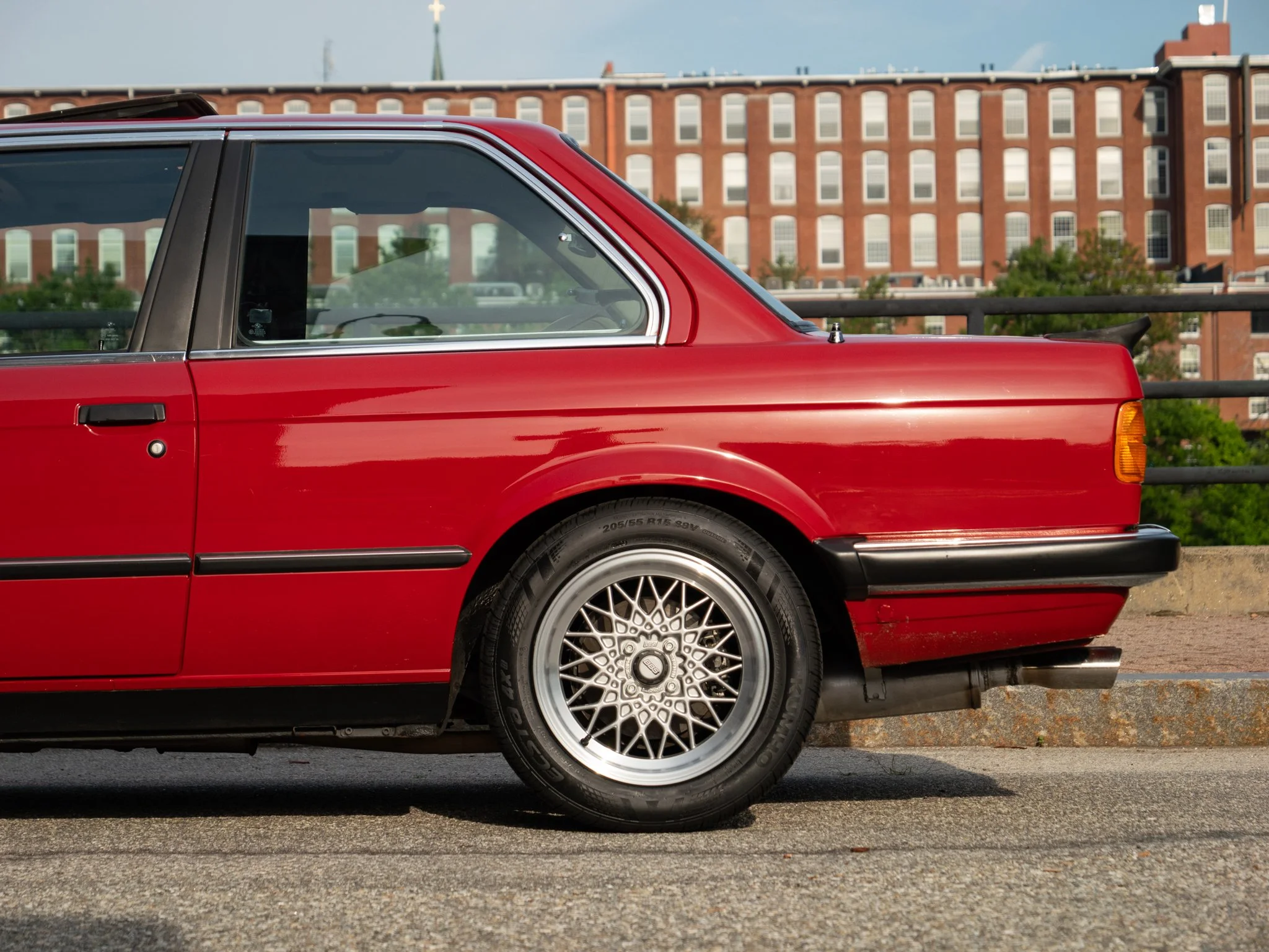E30 325E (146).jpg