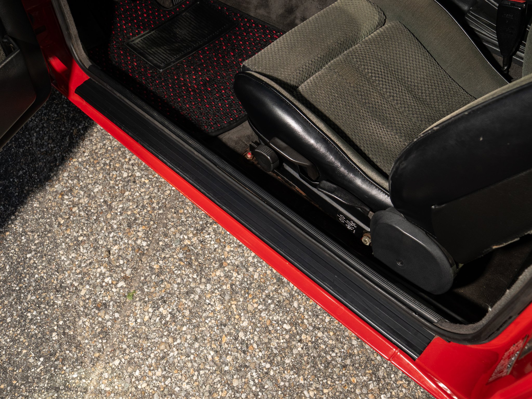 E30 325E (237).jpg