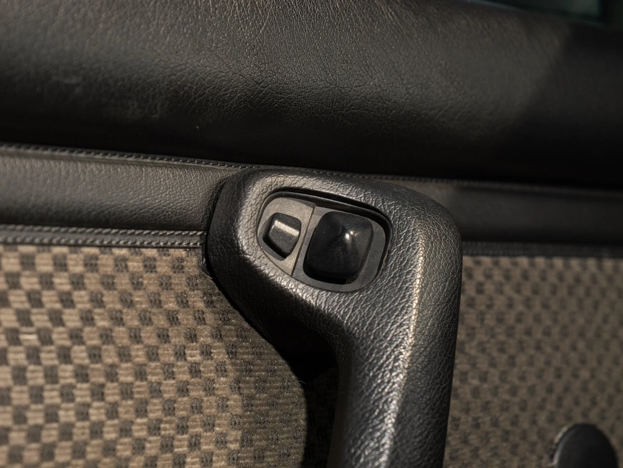 E30 325E (232).jpg
