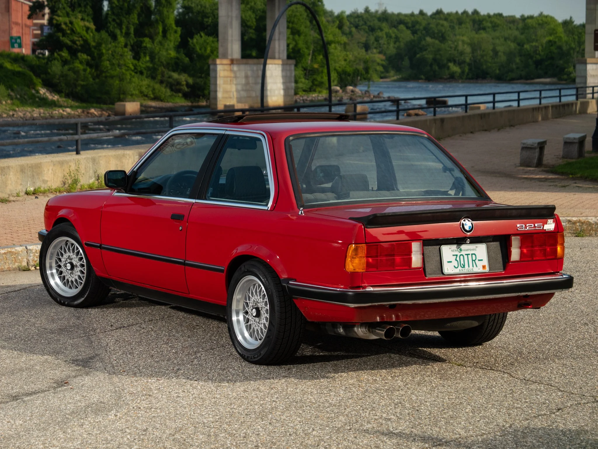 E30 325E (68).jpg