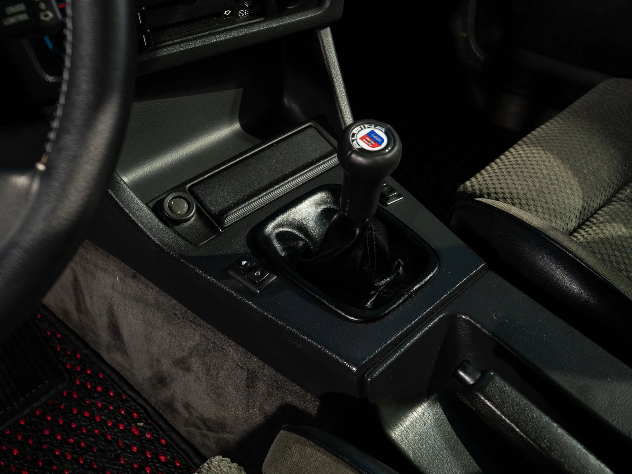 E30 325E (213).jpg