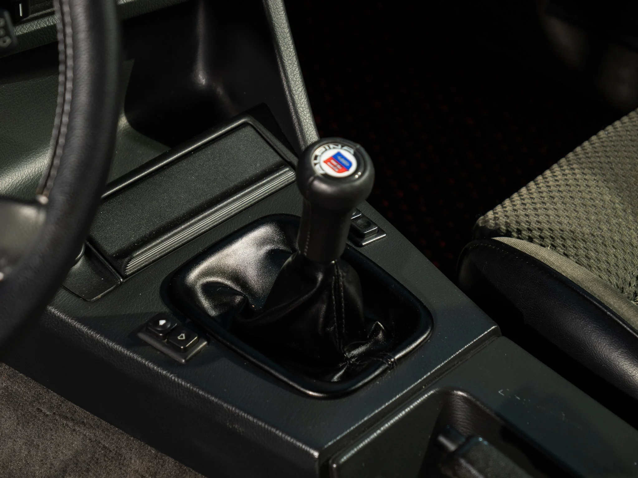 E30 325E (210).jpg