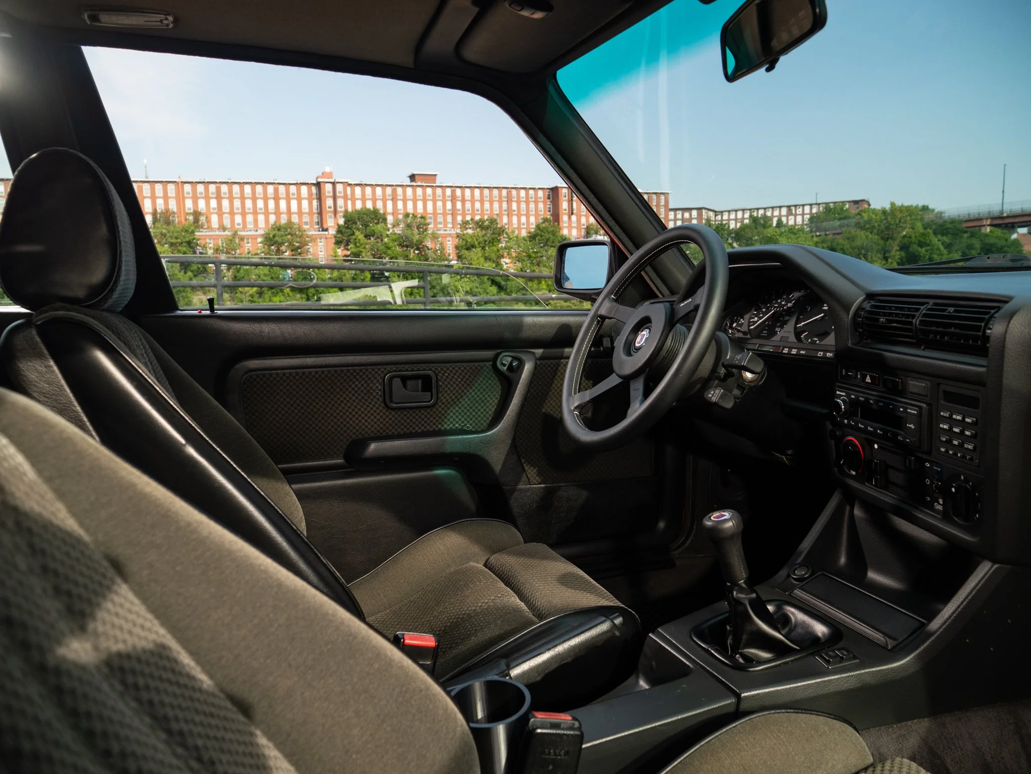 E30 325E (281).jpg