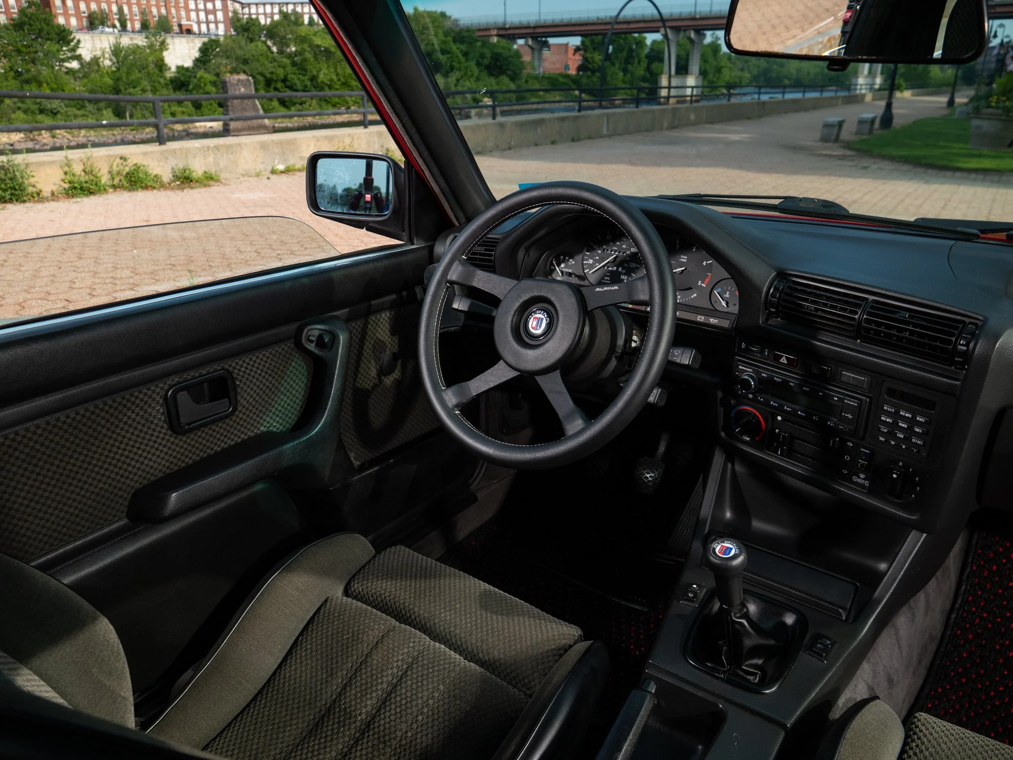 E30 325E (214).jpg