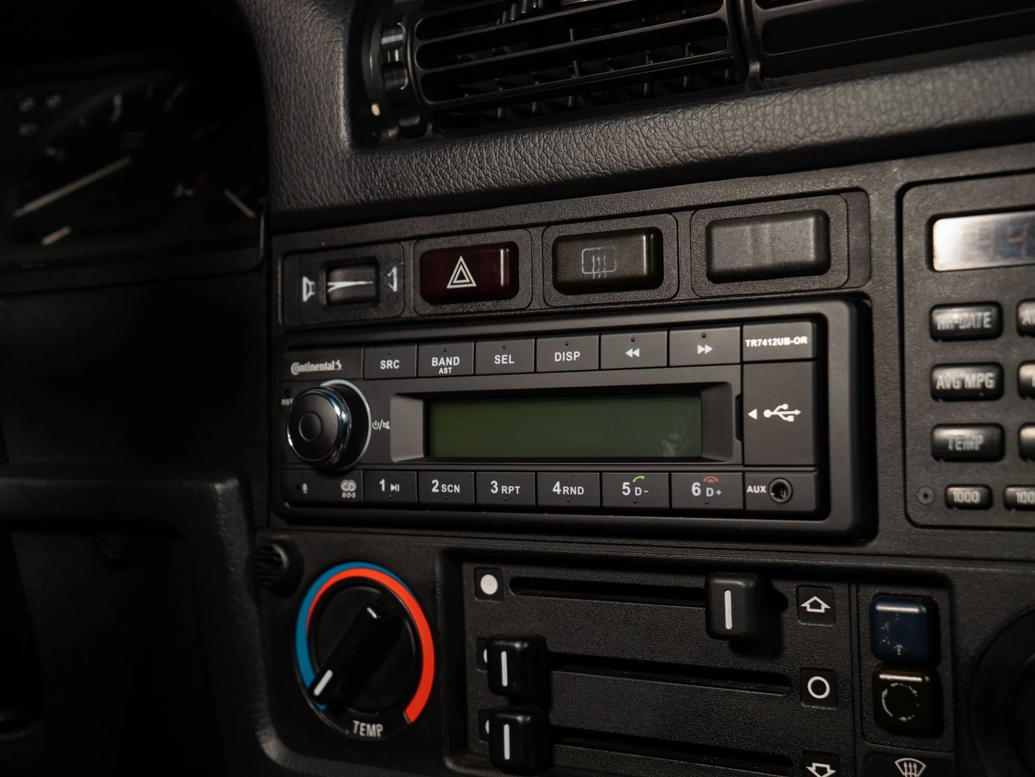 E30 325E (257).jpg