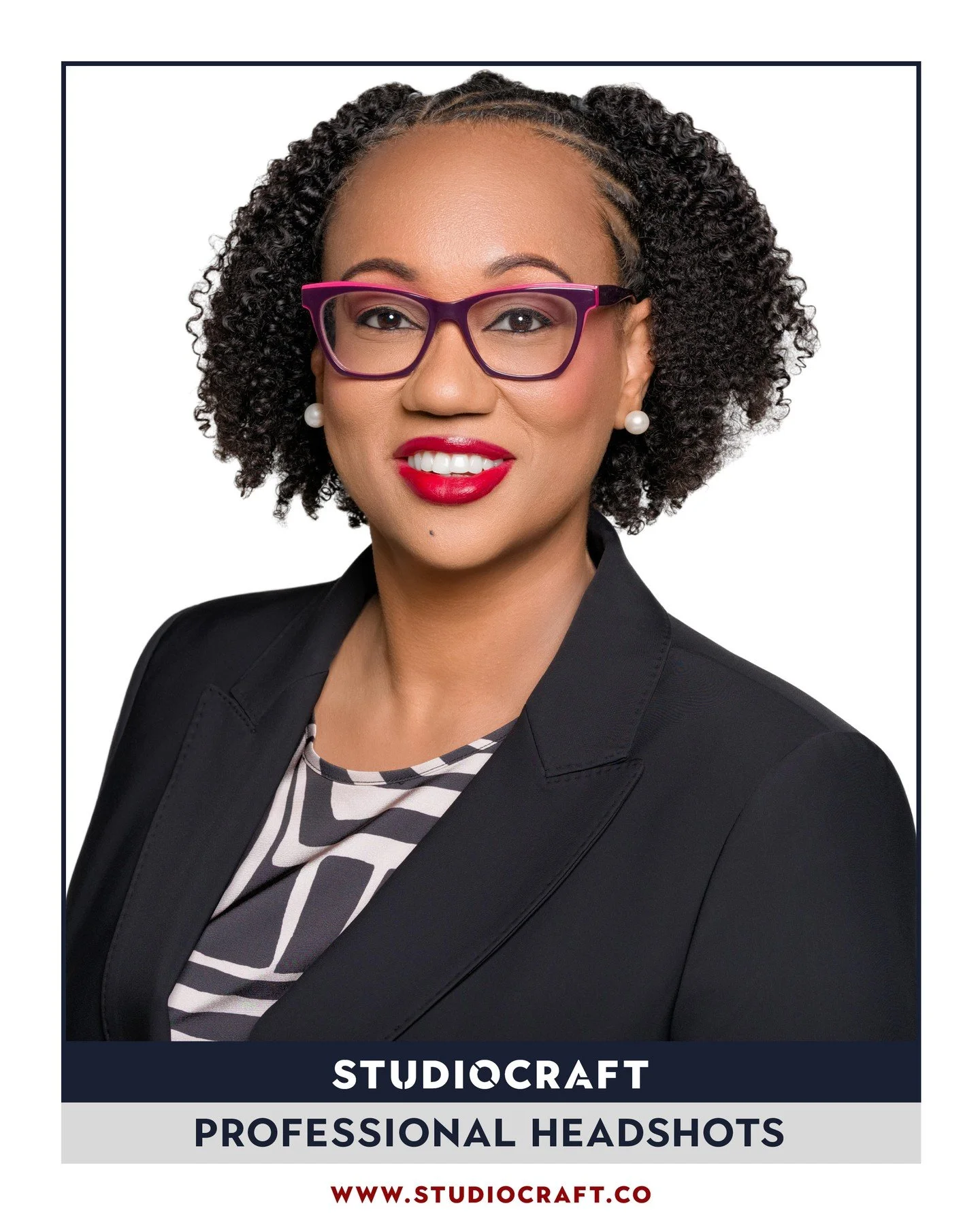 To truly LOVE your headshots, it&rsquo;s essential to express your expectations clearly. Share particular instances of headshots that appeal to you as well as those that do not.