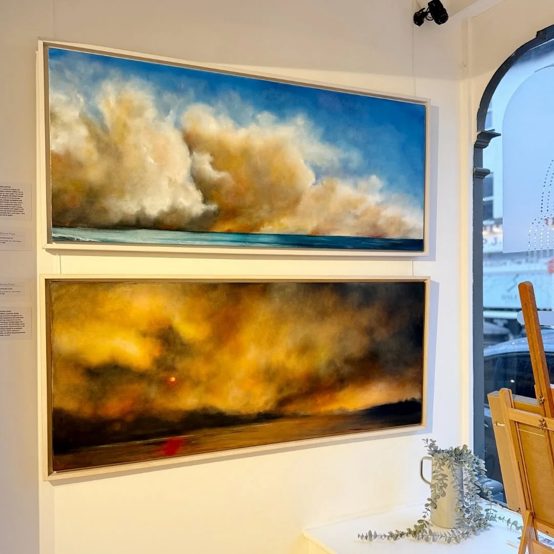 Another day in the gallery today ~ fabulous to see fellow artist @sarahknightart who popped in for artists support!

As we head into our final week @thefountaingallery with our Heartlands exhibition, we&rsquo;ve had some wonderful feedback from every