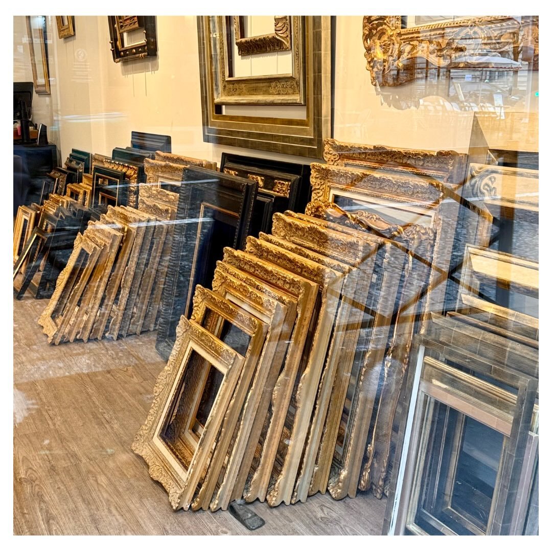 We went to Paris recently ~ for the sole purpose of seeing Monet&rsquo;s &lsquo;Water Lilies&rsquo; @museeorangerie as last February it was closed &hellip; but visiting Paris needs little encouragement! 

It was fantastic and quite surreal seeing the