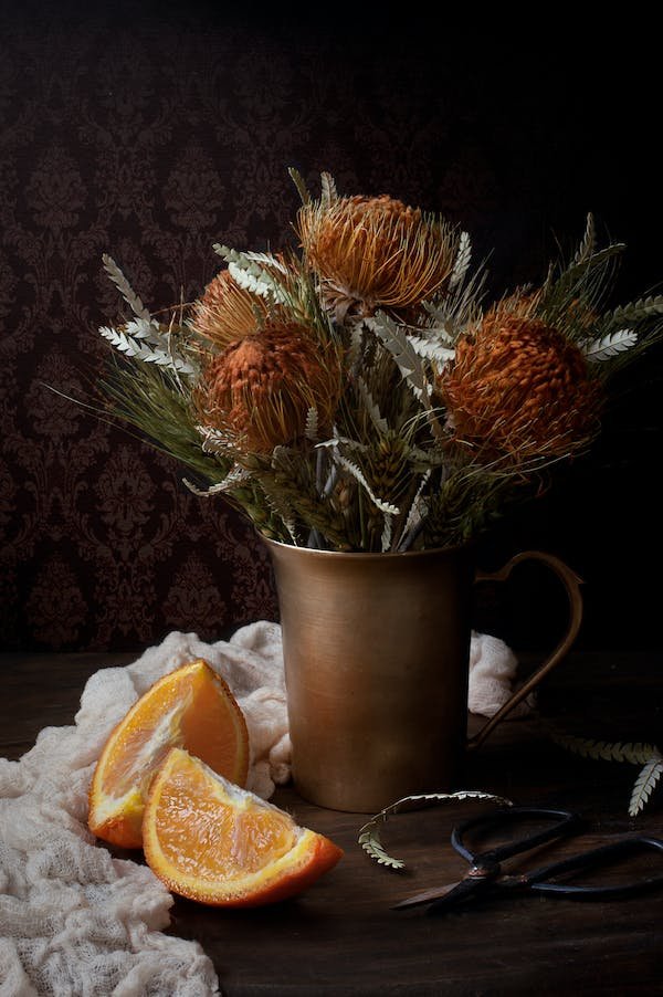 Harvest Hues: Create a Thanksgiving Centerpiece with Fresh Flowers