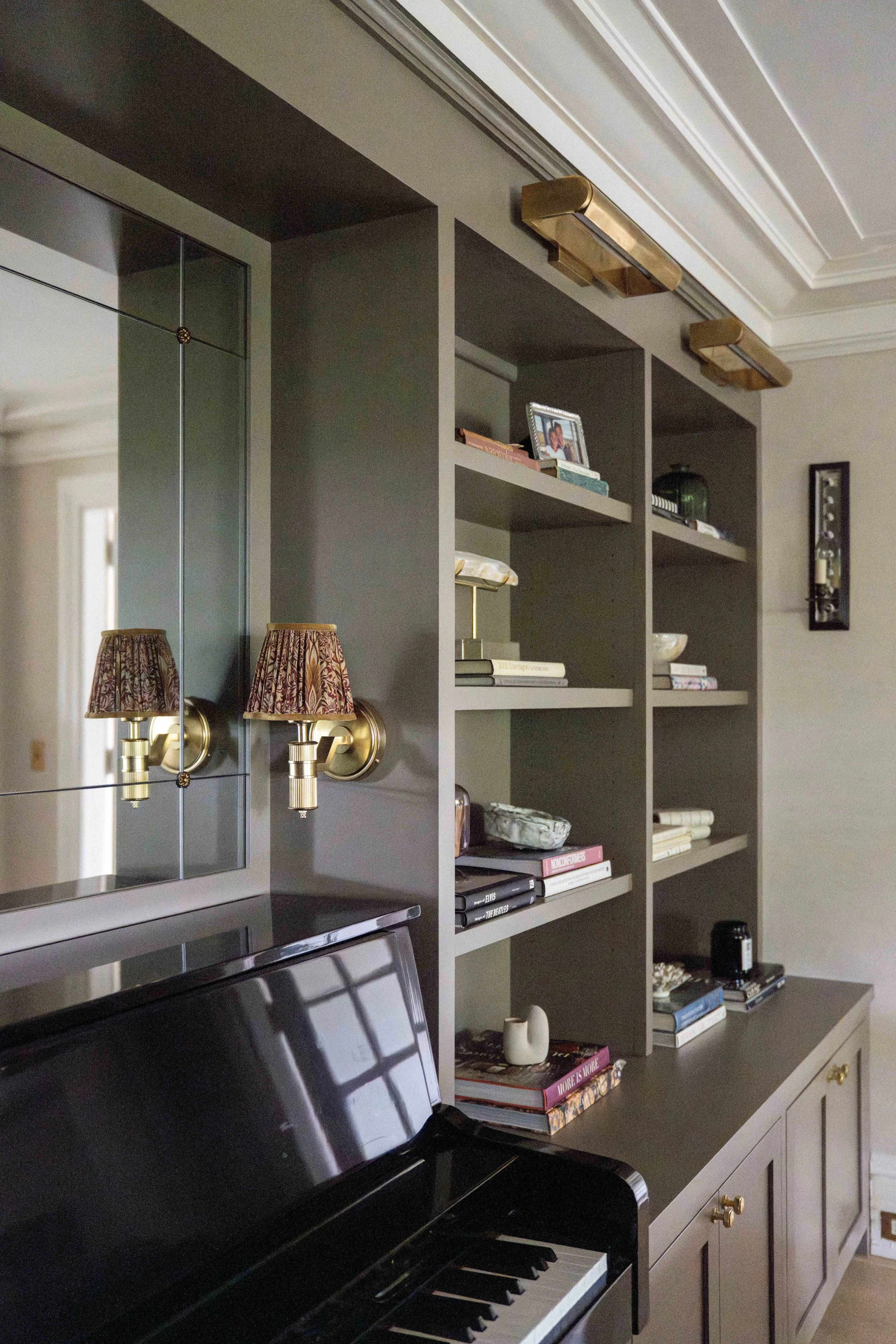 4 Living Room-E.jpg