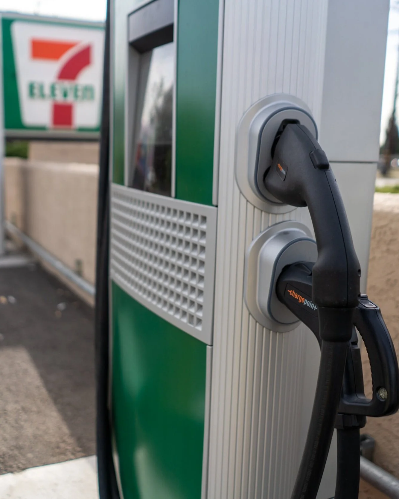 Hal+Hays+EV+Charging%2C+7-Eleven+Pamona00014.jpg