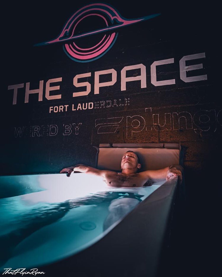 Transport to another dimension 👽

www.thespaceftl.com/reserve

📷 @abovegroundproduction 

#thespaceftl #coldplunge #icebath #sauna #contrasttherapy #breathwork #deepbreathing #transform #evolve #create #fortlauderdale #fll #ftlauderdale