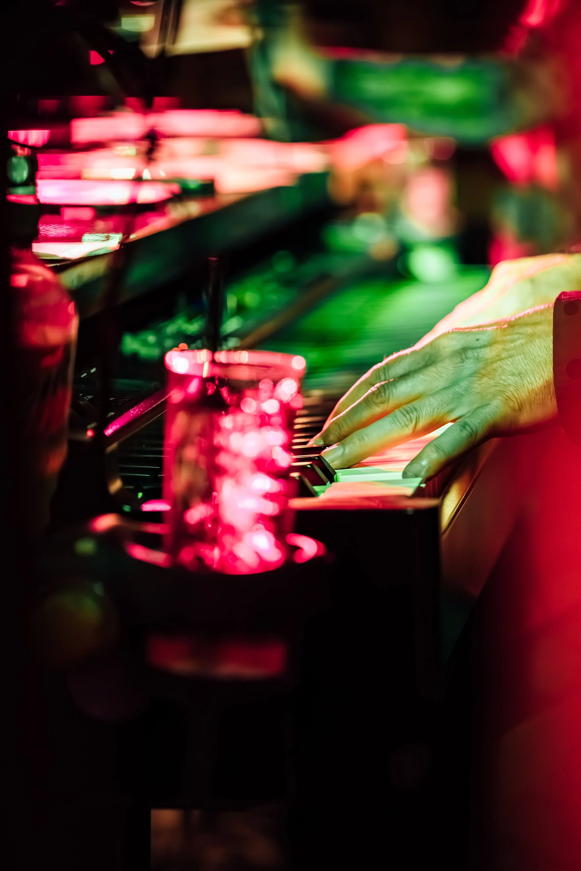 JordanHefler_121DuelingPianos_MusicPhotography__26.jpg